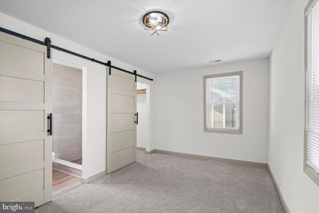 Image 18 of property listing at 1812 KITTYHAWK RD, Baltimore, MD 21221