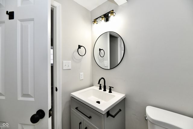 4117 Luxembourg Circle E, Indianapolis, IN 46228