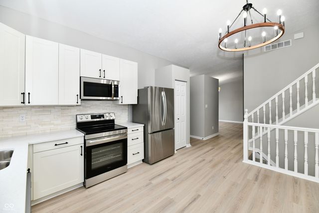 4117 Luxembourg Circle E, Indianapolis, IN 46228