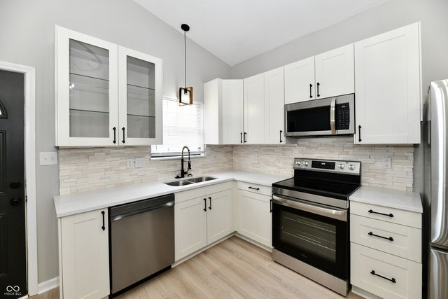 4117 Luxembourg Circle E, Indianapolis, IN 46228