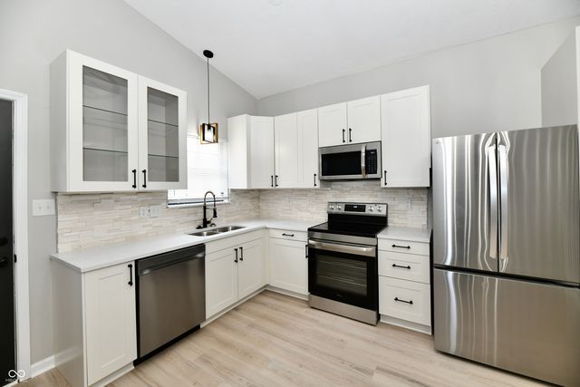 4117 Luxembourg Circle E, Indianapolis, IN 46228