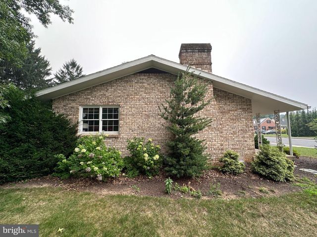624 HIGHLAND AVENUE, Chambersburg, PA 17201