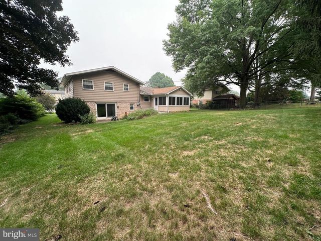 624 HIGHLAND AVENUE, Chambersburg, PA 17201