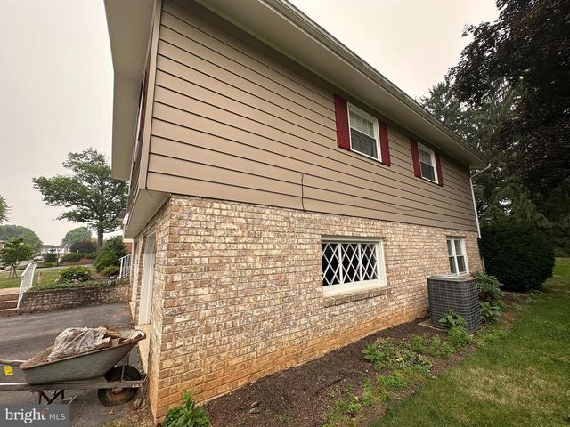 624 HIGHLAND AVENUE, Chambersburg, PA 17201