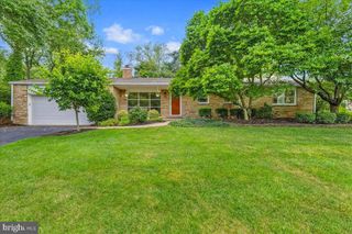 16 WINDSOR DR, Princeton Junction, NJ 08550