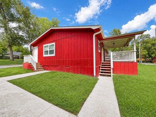 208 W Hull Ave., Gladewater, TX 75647