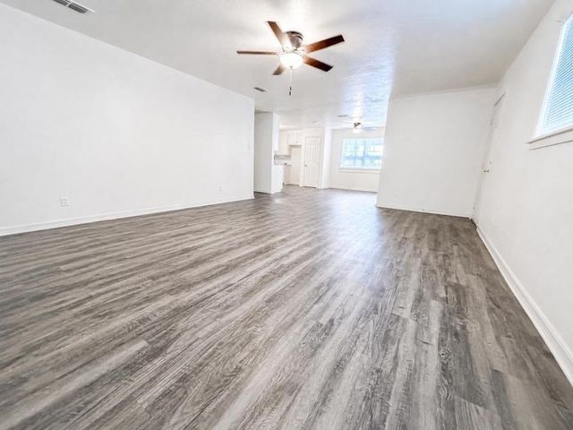 208 W Hull Ave., Gladewater, TX 75647