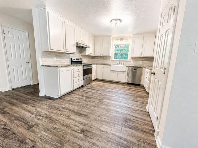 208 W Hull Ave., Gladewater, TX 75647
