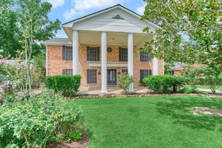 1 Cherry Hill Drive, Conroe, TX 77304