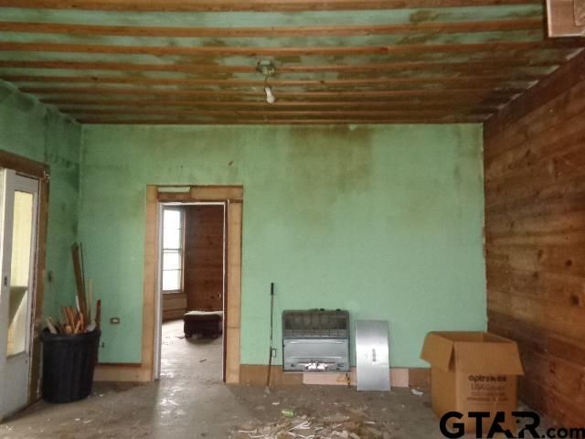 200 S Post Oak, Winnsboro, TX 75494