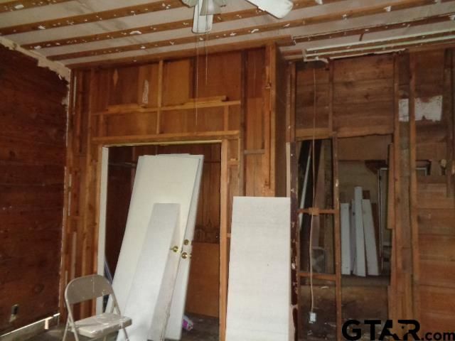 200 S Post Oak, Winnsboro, TX 75494