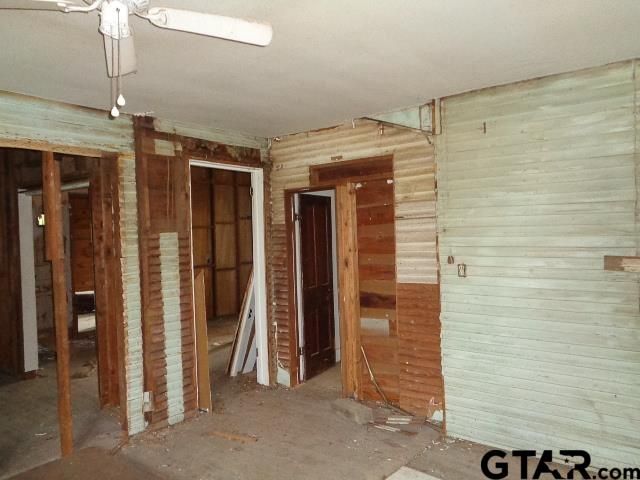 200 S Post Oak, Winnsboro, TX 75494