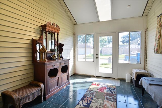 16822 Carrack Turn Drive, Friendswood, TX 77546