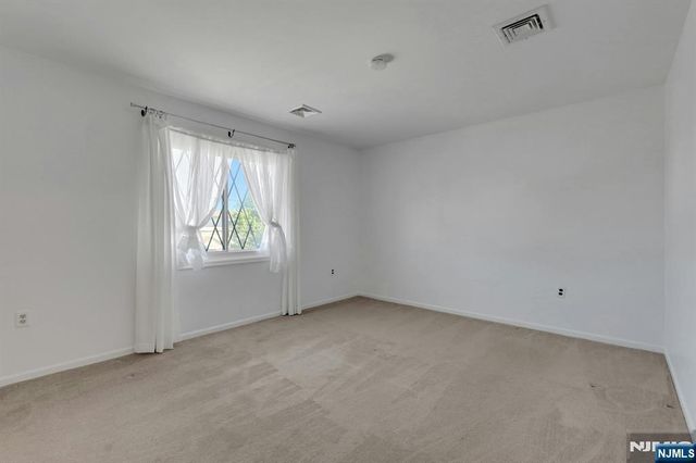 846 Riverside 202, Lyndhurst, NJ 07071