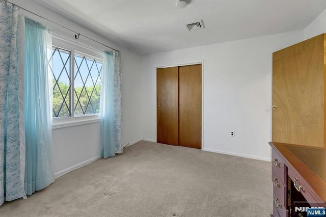 846 Riverside 202, Lyndhurst, NJ 07071