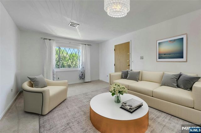 846 Riverside 202, Lyndhurst, NJ 07071