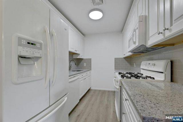 846 Riverside 202, Lyndhurst, NJ 07071