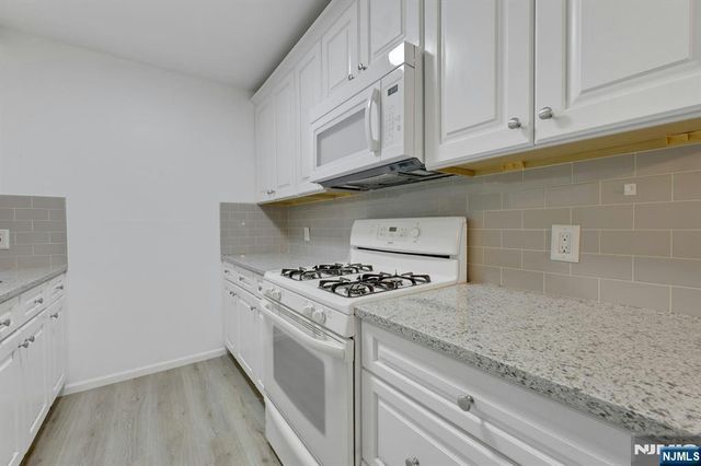 846 Riverside 202, Lyndhurst, NJ 07071