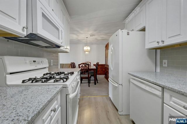 846 Riverside 202, Lyndhurst, NJ 07071