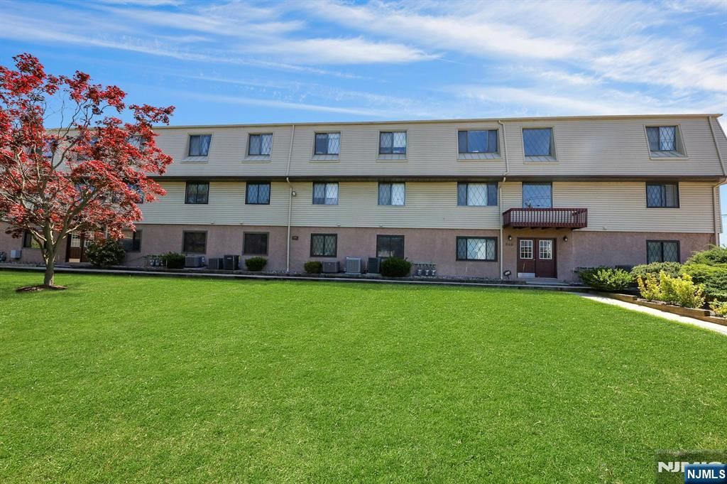 846 Riverside 202, Lyndhurst, NJ 07071