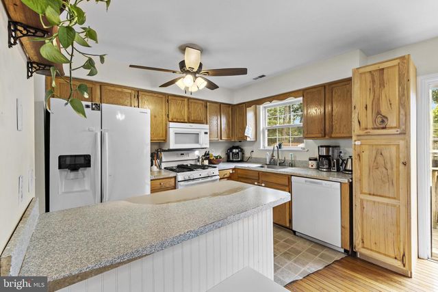 255 TACKLE AVE, Manahawkin, NJ 08050