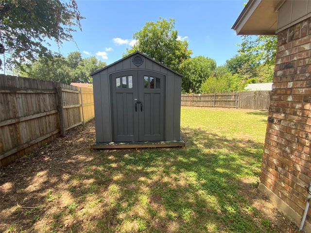 7512 Lisa Court, Fort Worth, TX 76112