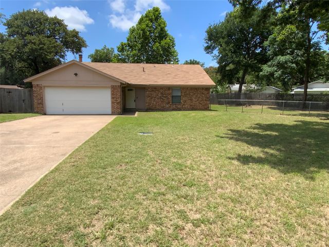 7512 Lisa Court, Fort Worth, TX 76112