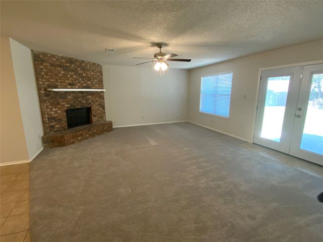 7512 Lisa Court, Fort Worth, TX 76112