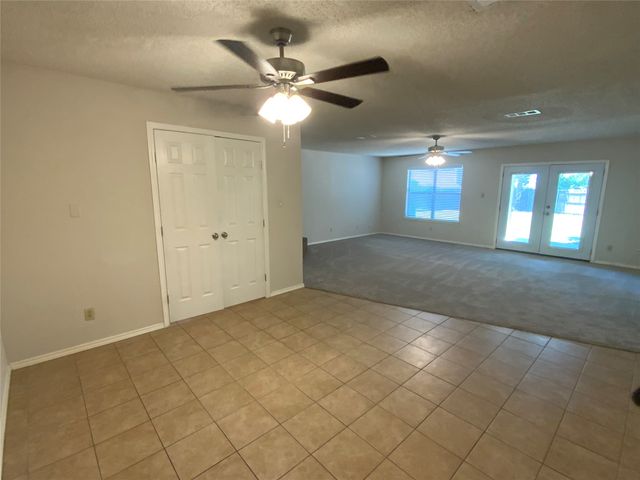 7512 Lisa Court, Fort Worth, TX 76112