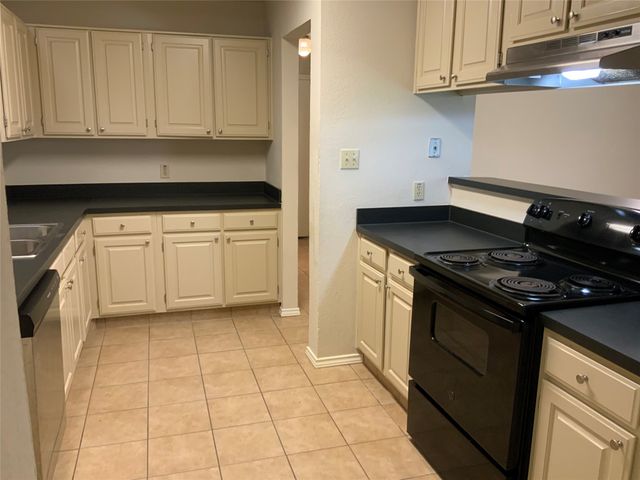 7512 Lisa Court, Fort Worth, TX 76112