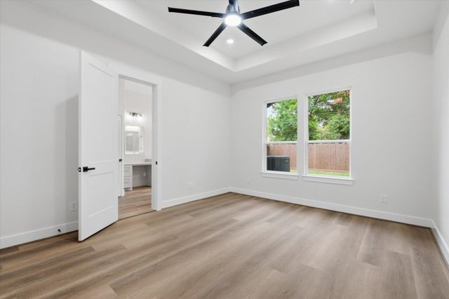 415 S 2nd Street, La Porte, TX 77571