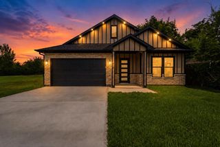 415 S 2nd Street, La Porte, TX 77571
