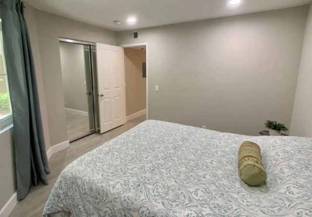 400 Lake Street 103, Huntington Beach, CA 92648
