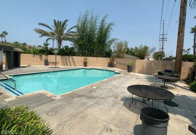 400 Lake Street 103, Huntington Beach, CA 92648