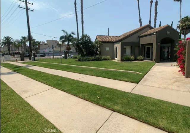 400 Lake Street 103, Huntington Beach, CA 92648