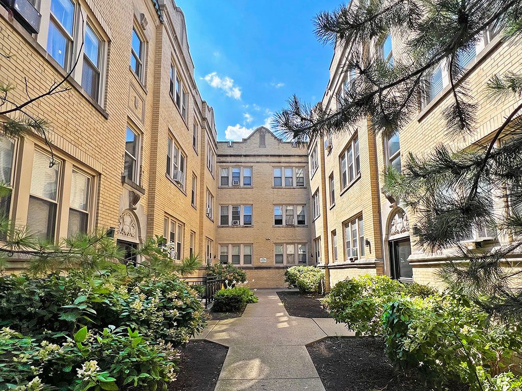 2410 N KILBOURN Avenue 2, Chicago, IL 60639