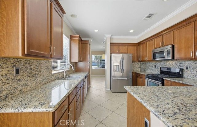 27212 Golden Field Court, Moreno Valley, CA 92555