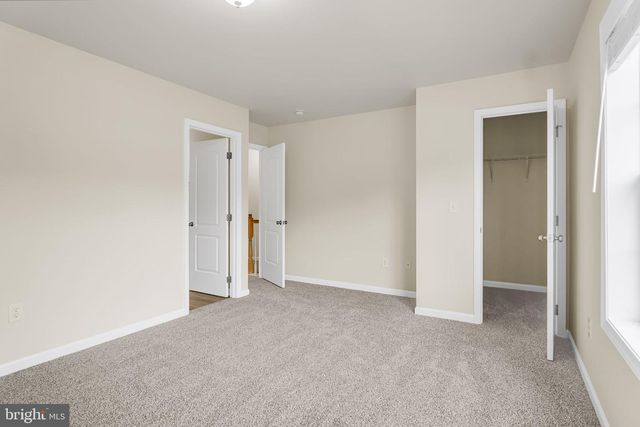 856 GREGS DR, Harrisburg, PA 17111