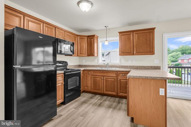 856 GREGS DR, Harrisburg, PA 17111