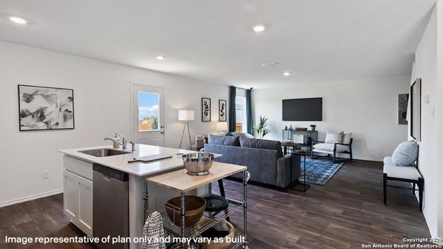 12540 Spoor Vly, Converse, TX 78109