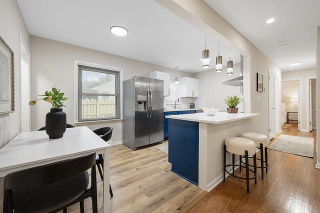725 S Bobolink DRIVE, Brookfield, WI 53005