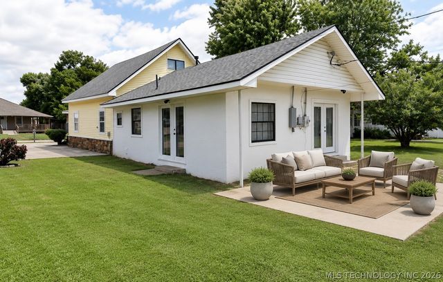 611 E 4th Street, Claremore, OK 74017