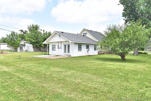 611 E 4th Street, Claremore, OK 74017