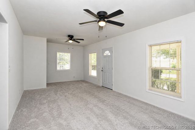 611 E 4th Street, Claremore, OK 74017