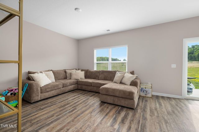 106 Thistle Drive, Bluff City, TN 37618