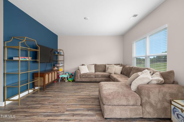 106 Thistle Drive, Bluff City, TN 37618
