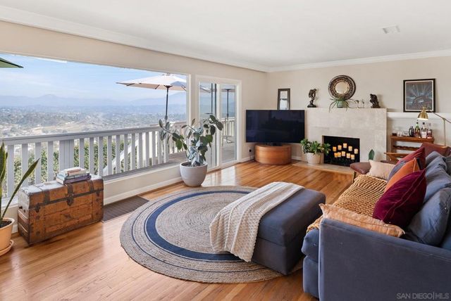 4258 Summit Drive, La Mesa, CA 91941