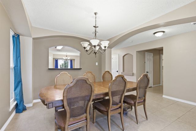 829 Elbe Drive, Arlington, TX 76001