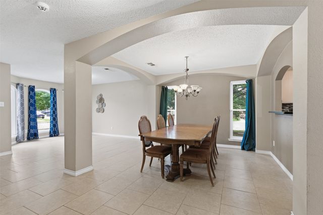 829 Elbe Drive, Arlington, TX 76001