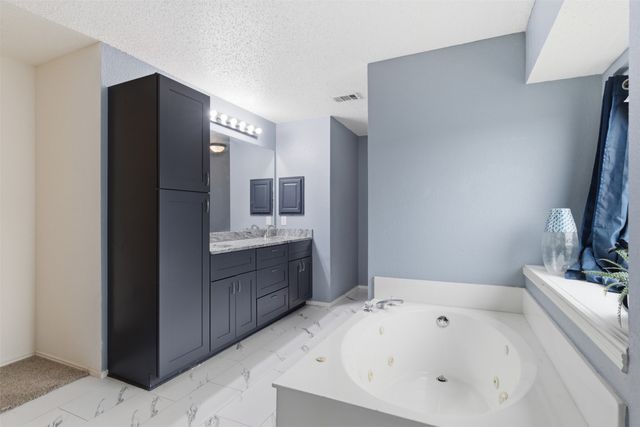 829 Elbe Drive, Arlington, TX 76001